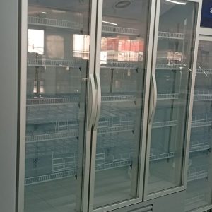 3 door showcase chiller silver